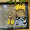 [Solo Ropa de Bebé] Muñeco Labubu de 17 cm para Negociar Precio Pasador Amarillo en el Cabello Vestido Uniforme Azul Ropa de Bebé