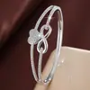 Suministro Exclusivo Transfronterizo de Pulseras Creativas con Circonita en Forma de Corazón de Moda de Lujo Ligero, Pulseras Exquisitas y de Alta Gama para Mujeres, Venta Directa desde el Fabricante