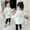 Blusa de algodão puro para meninas outono 2026 novo estilo roupa íntima infantil para meninas camada base feminina crianças mais velhas camiseta de manga comprida primavera e outono
