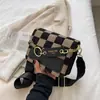 Bolsa Pequena de Luxo para Mulheres 2025 Nova Moda Bolsa Transversal Feminina Versátil Nicho Textura Ins Popular Bolsa Pequena