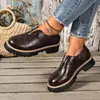 Mocassins plus size estilo britânico transfronteiriços para mulheres, nova coleção 2026, cabedal em couro, sola grossa, estilo slip-on, disponíveis para atacado