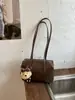 Bolsa Feminina Outono e Inverno 2024 Nova Moda Padrão Lichia Couro Macio Bolsa Tote para o Dia a Dia, Bolsa de Ombro de Grande Capacidade para Mulheres com Toque de Luxo