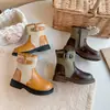 Botas Infantis Cor Color Block Retrô com Fivela Meio da Panturrilha Outono/Inverno 2026 Botas de Motocicleta de Bico Redondo para Meninas Botas Versáteis para o Tornozelo