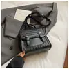 Mochila Moda Femenina Versátil Diseño de Nicho Mochila de Viaje Estilo Coreano Femenino Calle Trendy Retro Bolso Cruzado de un Solo Hombro