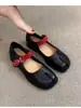 Versão de Pele de Ovelha Pronta de Fábrica Estilo de Nicho Pele de Ovelha de Primeira Camada Sapatos com Separação nos Dedos em Linha Única Sapatos de Boca Rasa Sapatos Pequenos de Couro de Alta Qualidade