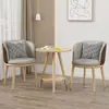 Mesa e cadeiras de lazer para varanda Mesa de centro de luxo leve para sala de estar Estilo nórdico Conjunto de três peças mesa e cadeiras para pousada hotel negociação Influenciador digital