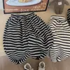 Calça Jogger Infantil Versátil Simples Listrada com Forro de Fleece, Tamanho 25, Estilo Outono Profundo e Inverno, Quente e Modelagem Solta