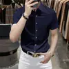 Camisa casual de manga corta, fluida y libre de arrugas de alta gama para hombre, corte ajustado, tacto premium, camisa de seda helada elástica de color liso para negocios