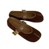 Sapatos rasos vintage retrô de tira única com bico dividido falso para mulheres, primavera e outono de 2026, sapatos Mary Jane de vovó com sola macia
