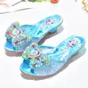 Chinelos da Elsa para Menina Verão Salto Alto Infantil Moda Estiloso Roupa Externa Sandálias de Menina Sapatinhos de Cristal de Princesa
