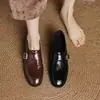 Nuevos Zapatos de Cuero Pequeños Estilo Británico Retro Primavera y Otoño 2025 Zapatos de Tacón Grueso de Una Sola Capa para Mujer Tallas Grandes 41-43 Mocasines Zapatos de Mujer