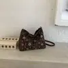 Bolso Tote de Moda Coreana con Estampado de Leopardo para Mujer, Bolso de Hombro Versátil de Gamuza, Bolso de Mano de Nicho con Tachuelas, Bolso Tipo Dumpling Moderno