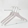 Colgador de Madera Maciza Fraxinus mandshurica Lavado Antiguo Tienda de Ropa Soporte de Madera para Ropa de Adulto Perchero para Pantalones Lote de Colgado de Ropa de Hombro Ancho para Mujer