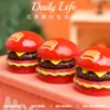 Yqt Juguete de Comida en Miniatura Hamburguesa Realista Accesorios de Resina Colgante para Bolso de Teléfono Móvil Colgante de Llavero Hamburguesa Artificial