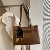 Bufanda de Seda Personalizada Moderna Estilo Occidental Gran Capacidad Bolso de Mujer 2025 Nuevo Primavera Simple a la Moda Bolso Tote de Hombro para Viaje