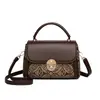 Bolso de mujer moderno y elegante, versión coreana del nuevo modelo 2026 inspirado en Chanel, bolso cruzado texturizado, bolso pequeño práctico y elegante para el uso diario de la mujer