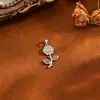 Pingente de flor e folha com zircônia microincrustada coreano e japonês para mulheres, elegante e sofisticado, naturalmente versátil, pingente banhado a ouro 18k