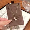 Colar de Zircônia Super Flash Pingente de Borboleta Joias Luxo Acessível Joias de Alto Padrão Exclusivo Refinado Corrente para Clavícula Versátil Colar