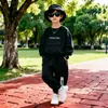 Conjunto de Moletom Outono para Meninos 2026 Novo Conjunto Esportivo Duas Peças Infantil Estilo Streetwear Cool Marca Tendência