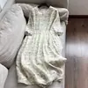 2026 Nuevo Vestido Largo Casual Estampado con Volantes y Cuello en V Estilo Vacaciones Fluido para Mujer Venta al por Mayor H03Cq1827
