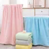 Toalla de Baño Transfronteriza 90*170 Tejido de Punto por Urdimbre Coral Fleece Patrón de Piña Toalla de Baño, Ampliada y Engrosada, Absorbente y Libre de Pelusa Toalla de Playa