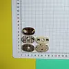 Parche Ovalado de Resina Otoño e Invierno Gato a Cuadros Gato Gatito DIY Accesorios Lindos y Dulces Flor para Zapatos Funda para Teléfono Móvil Pasador