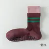 Calcetines de Yoga para Mujer Calcetines de Media Pantorrilla Antideslizantes para Interiores Fitness Pilates Calcetines Deportivos para Mujer con Doble Puño Rayados Sin Costuras