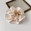 Pinza de garra plisada de perla estilo mismo para moño en la parte trasera de la cabeza para mujeres pinza de pelo muestra volumen del cabello pinza de tiburón pinza de pelo estilo coreano