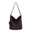 Bolsa de alta qualidade com padrão trançado vintage para mulheres, nova moda 2026 bolsa de ombro para o dia a dia, bolsa balde de mão de grande capacidade