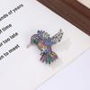 Broche de pájaro volador de diamante de color retro medieval pin de pájaro colibrí estilo ramillete grande exagerado accesorios de ropa europeos y americanos marea