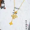 Colar com Pingente de Trevo de Quatro Folhas com Borla em Concha Branca Cravejado de Diamantes Banhado a Ouro 24K, Mesmo Estilo das Lojas de Joias, Pulseira de Flor de Quatro Folhas de Alto Padrão, Moderna e Versátil
