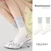 Calcetines Originales Renacentistas para Mujer Primavera y Verano Nuevo Color Bloqueado Calcetines de Malla Finos Transpirables de Media Pantorrilla para Mujer