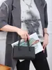 Bolsa de Mão de Couro Bovino de Primeira Camada Personalizada para Comércio Exterior Transfronteiriço para Mulheres, Nova Bolsa de Ombro Transversal Urbana Simples e Versátil