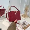 Bolso de Mano y Bolso Cruzado Cuadrado Pequeño Nuevo, Elegante y Minimalista de Gran Capacidad con Diseño de Piedra y Letras 2026 para Mujer