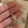 Collar de Perlas y Uvas Estilo Francés de Lujo Ligero para Mujer, Moda de Nicho, Elegancia de Alta Gama, Cadena para Clavícula con Atmósfera de Otoño e Invierno