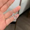 Tiqi Colar de Prata de Lei S925 Novo Estilo Chinês com Pingente de Cabacinha de Jade Branco para Mulheres, Design Oco de Luxo Leve, Corrente para Clavícula da Sorte e Prosperidade, Tendência