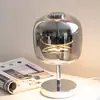 Lámpara de mesa decorativa Celebridad de Internet Dormitorio Estudio Lámpara de cristal Nórdico Simple Luz de noche de mesita de noche Lámpara personalizada para barra de bar