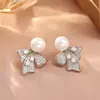 Brincos de Pérola com Laço Totalmente Cravejado em Estilo Francês, Brincos Elegantes de Temperamento Retro de Luxo Leve, Brincos de Design Único de Nicho para Mulheres