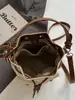 Bolso de Mano Moderno y Sencillo para Mujer, Nuevo Bolso de Hombro Elegante Verano 2026, Bolso Cruzado Tipo Cubo Relajado y Único para Mujer
