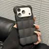 Patrón de nube ondulada con esquinas cuadradas, funda suave de color sólido adecuada para Apple 17Pro, funda de verano para iPhone 18