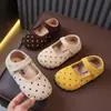 Zapatos Mary Jane retro de lunares para bebé, nuevo estilo primavera y otoño 2026, zapatos individuales de gamuza para niña, punta fina, con suelas suaves