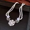 Colar Flor de Pérola e Diamante de Camada Dupla, Gargantilha de Luxo Leve Estilo Francês, Acessório de Corrente para Clavícula Elegante e Versátil