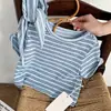Camiseta de Manga Corta Versátil a Rayas Estilo Coreano para Niños y Niñas, Seis Colores, Novedad Verano 2026, con Pañuelo Triangular