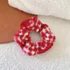 Ambiente de Año Nuevo 2025 Scrunchie de Felpa Roja Otoño e Invierno Aclarador Goma para el Cabello Accesorios para Moño Femenino