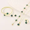 Set de Joyería de Trébol de Cinco Hojas Más Vendido Transfronterizo para Mujeres, Collar Sencillo de Flor de la Suerte con Goteo de Aceite, Juego Versátil de 5 Piezas de Joyería para Manos y Orejas