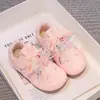Tênis Infantil Forrest Gump 2026 Outono Novo Tênis de Cadarço com Bolinhas para Meninas Acessórios de Desenho Animado para Meninas Calçados Casuais