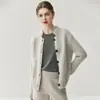 Conjunto de dos piezas para mujer de cachemira de cinco agujas engrosado, cárdigan de punto con cuello alto, pantalones cortos acanalados de color liso clásico, conjunto de moda