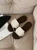 Primeiro Encontro com o Novo Estilo Casual Sandálias Rasteirinhas Abertas com Tiras Finas para Mulheres, Adequadas para o Verão, com Solas Macias, Confortáveis para Uso Tanto em Casa Quanto ao Ar Livre