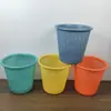 Cortina de cuentas de plástico para tienda departamental de 2 yuanes Cubo de basura Hueco con agujeros Cubo de basura doméstico Cubo para pañuelos Cubo de basura de plástico