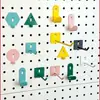 Accesorios para Tablero Perforado Gancho Colgador de 25 Agujeros Espaciados Caja de Piezas Juego Completo Estante de Almacenamiento para Estudio Estante de Pared*